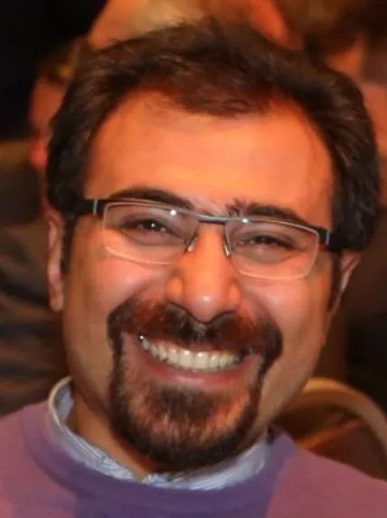 Portrait of Dr Siamak Khosroshahi